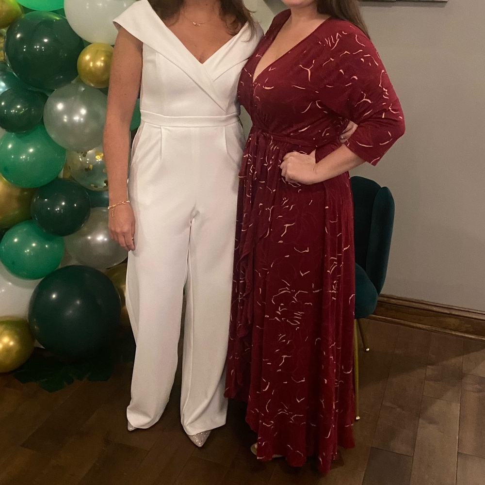 EUC sz 6 Xscape White Jumpsuit - Picture 3 of 3